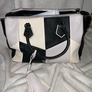 Guess Black and Cream women’s Handbag